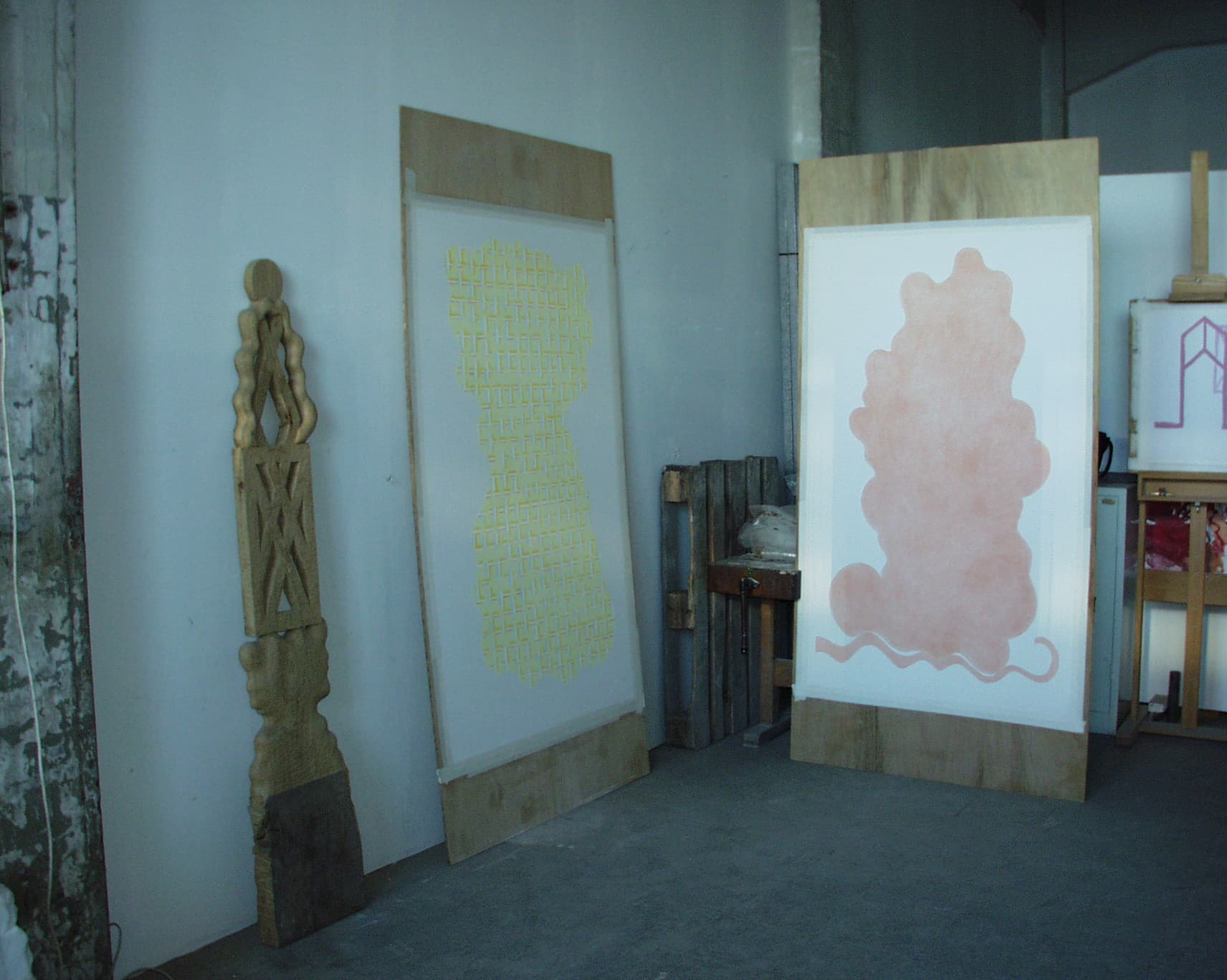 Artpiece by Karen Oude Alink. Made with Soft pencil materials and the sizes are: Studio.